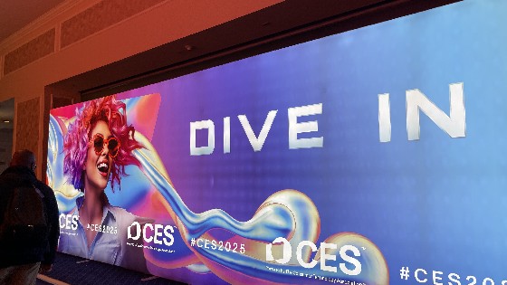 多彩网科技现身CES 2025展会观摩交流